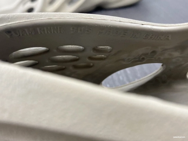 GX4472 RNNR Sage Adidas Yeezy Stone Foam 1019